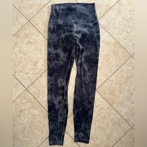 LULULEMON High Waisted Align Tights Size 6